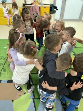 b9ed905c-c652-4660-bafa-5fc59131f3d5