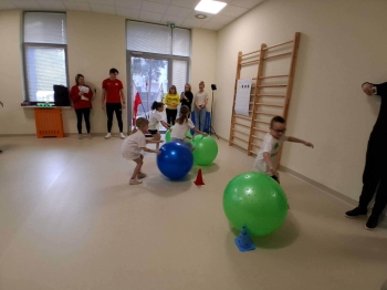 642301724_1453149916596872_5326833986912742635_n