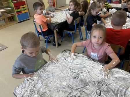 Jesienna szaruga i zabawy sensoryczne 