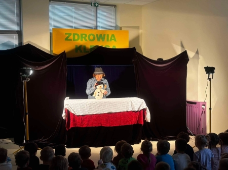 TEATRZYK PT:  ''PLUSZOWA OPOWIEŚĆ O PRZYJAŹNI''