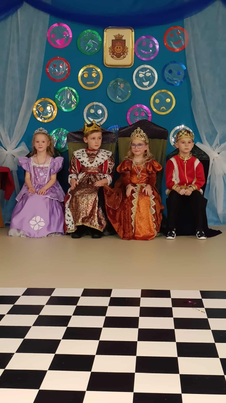 Przedstawienie przedszkolaków z grupy V i VI